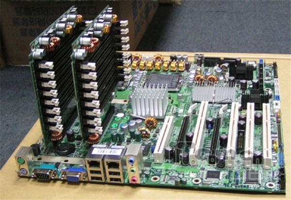 服务器主板与电脑主板的区别插图 服务器主板与电脑主板的区别插图