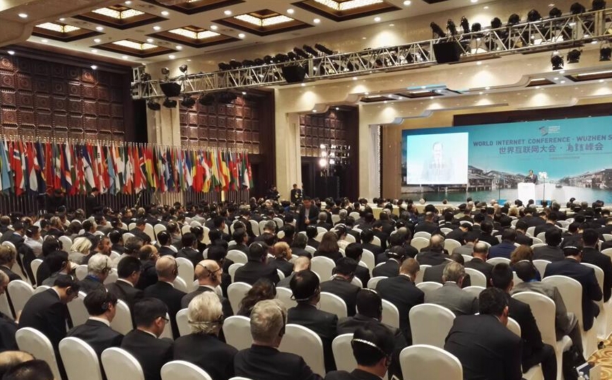 基于您提供的内容，建议的标题为，，世界互联网大会国际组织成立背景及影响全球数字化进程的推动力量。插图