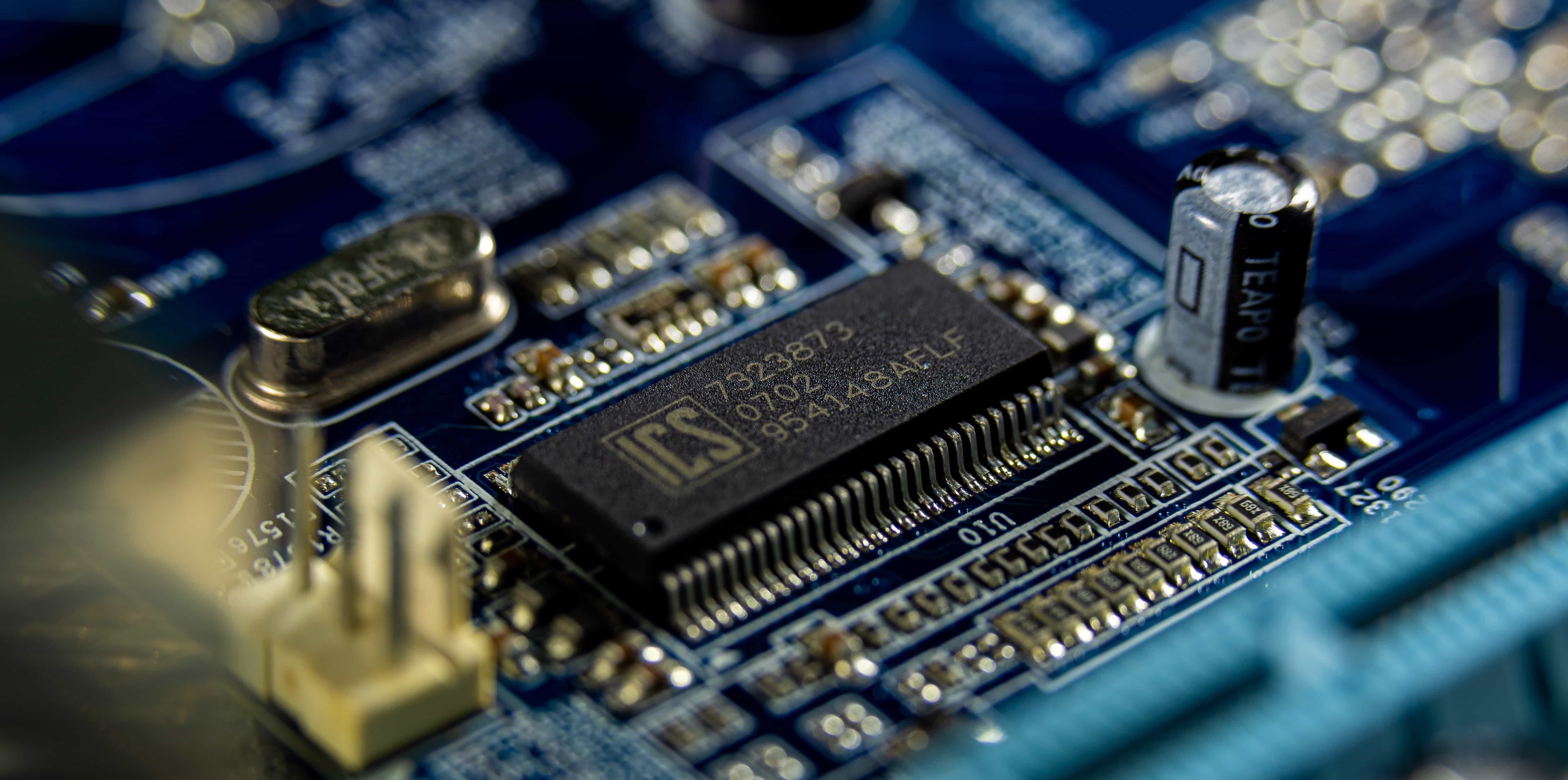 做服务器用什么CPU 关键词文章插图