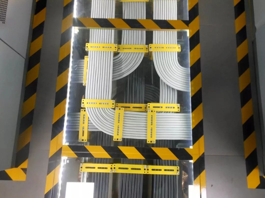 机房布线教程,走线架的应用与上、下走线的区别分析插图 机房布线教程,走线架的应用与上、下走线的区别分析插图