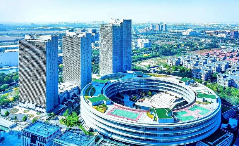 天津网络安全公司引领城市新地标，飞碟总部助力智慧城市建设，IT巨头汇聚推动产业腾飞。插图