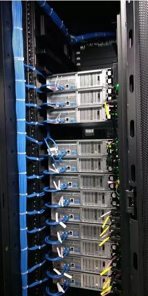 弱电机房，现代信息技术的核心枢纽插图